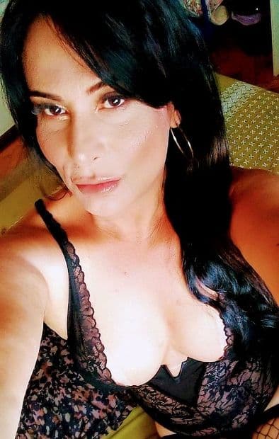 Larah Transex , boca quente e molhada , fotos verdadeiras 1