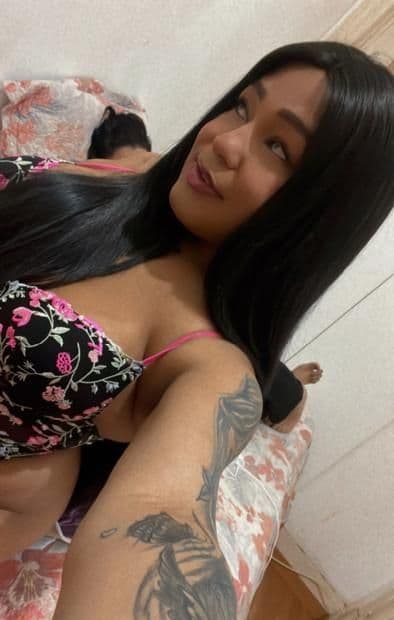 Brunette tattooed with face of sff links only by Whatssap 21