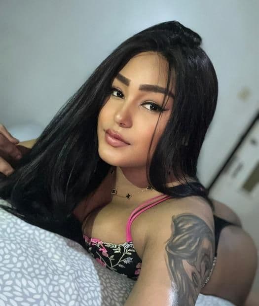 Brunette tattooed with face of sff links only by Whatssap 23