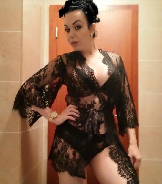 HOT TRAVESTI! GOSTOSA! SPOILED! STRAIGHT! Insatiable! 9